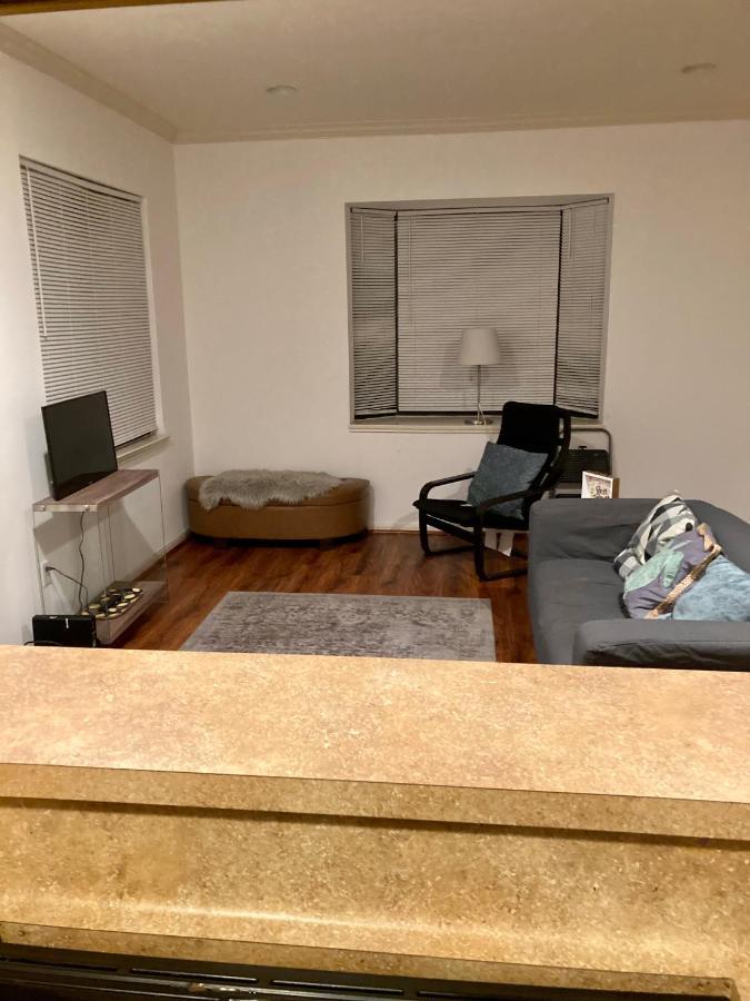 Homestay Lovely Downtown #2 No Smoking No Kids Second Floor *