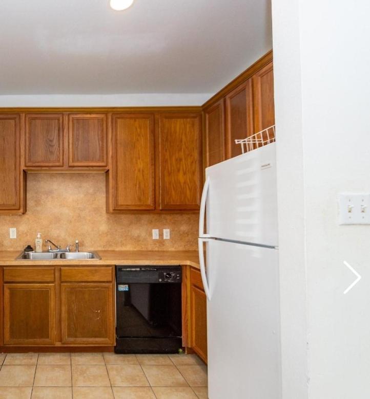 Lovely Downtown #2 No Smoking No Kids Second Floor Homestay