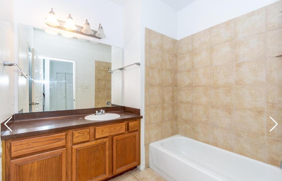 Homestay Lovely Downtown #2 No Smoking No Kids Second Floor
